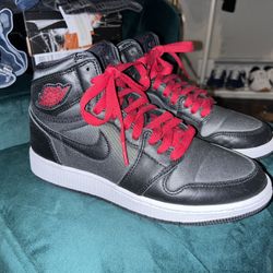 Jordan 1 High Size 5 Youth