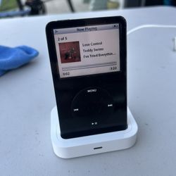 iPod Video (A1136) 60GB – Good Condition, Original Dock + Cord