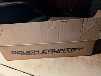 Rough Country 2.5" Suspension Lift Kit – Jeep Wrangler JL (2018–2023)
Part #: 67700 – NEW / Complete Kit