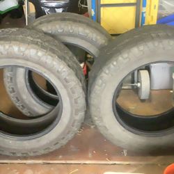 3 Cooper Tires M + S. LT275/65R20