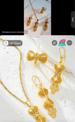 Gold-Tone Bow Jewelry Set