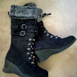 Women's Fur Boots Size 9