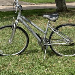 Women’s Cannondale Adventure 400 Road Bike Size Small