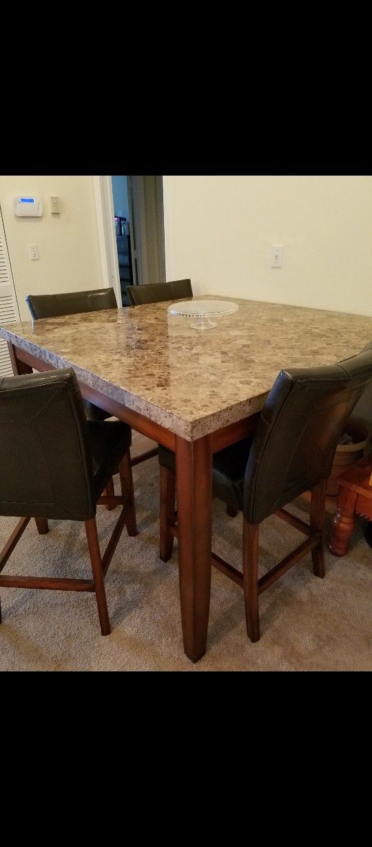 Dining  Table 