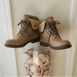 Cliffs by WHITE MOUNTAIN Tan Lace Up Booties Size 9 Womens 