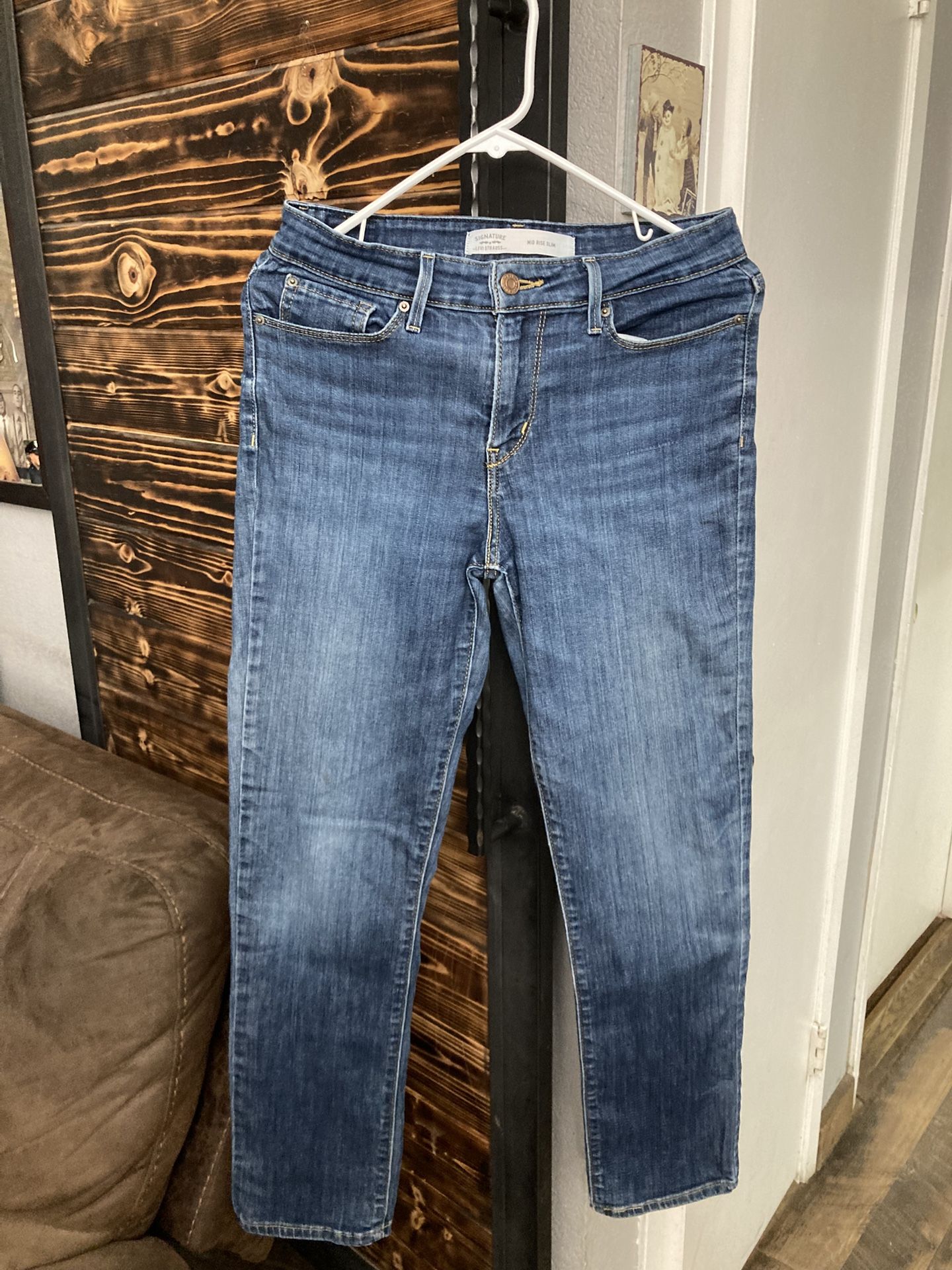 Woman’s Jeans Size 4 M By Levi Strauss