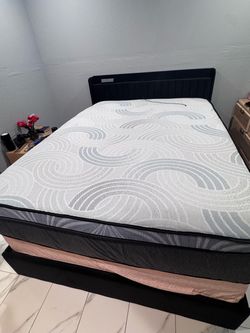 Queen box for bed
