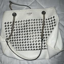 white guess purse silver chain handles 👜 