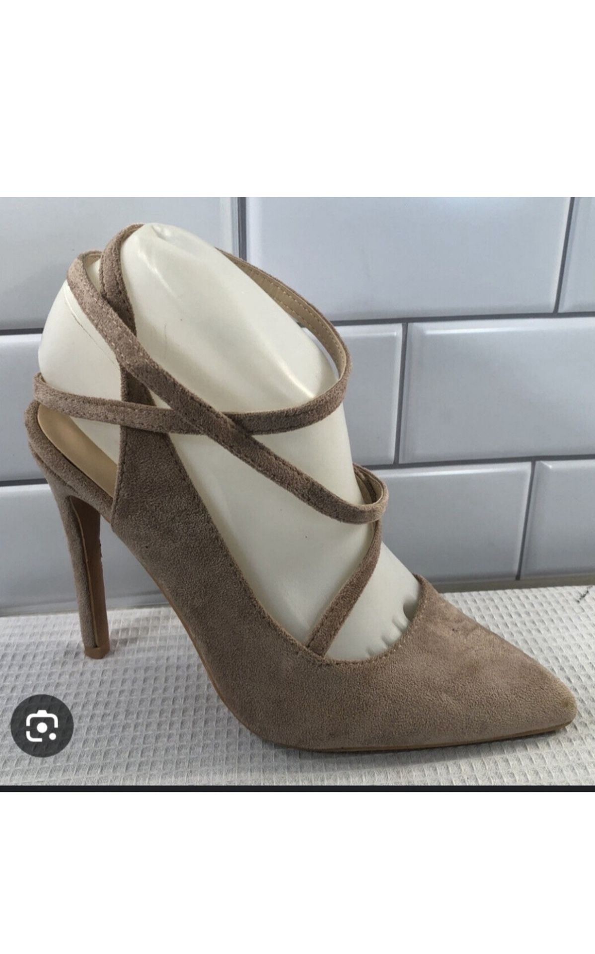 FASHION NOVA- Women’s Audrina Heel. Size 9**fits like 8 1/2
