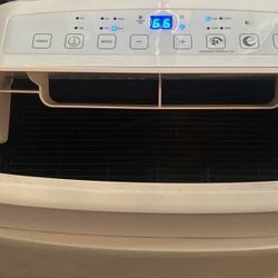 Insignia -250 Sq. Ft 6,000 BTU Portable Air Conditioner 