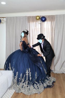 Moda 2000 Quinceañera dress plus accessories