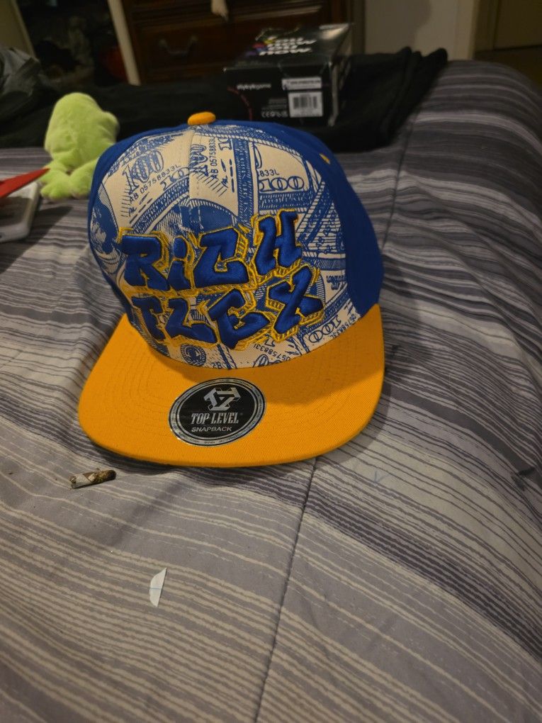 RICH FLEX HAT