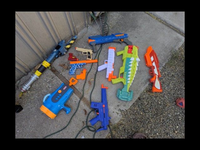 WATER / NERF GUN BUNDLE 
