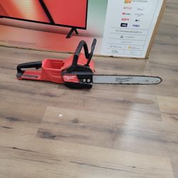 Milwaukee FUEL chainsaw