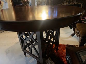 Dining  chairs and table in very good condition