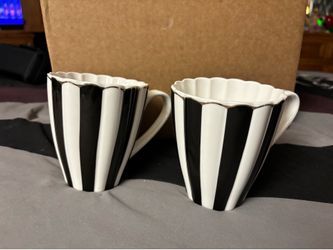 Set of 2 striped tea cups