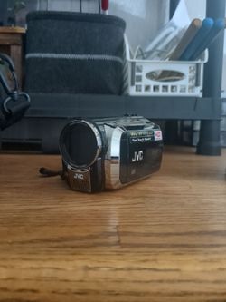 Vintage JVC Everio Dual Memory Camcorder GZ-MS120BU