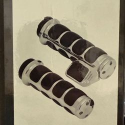 Kuryakyn Isolated Grips With Throttle Boss For A Harley Davidson. Good For Dual Cable For 1982 Through 2019 Harley Davidson.