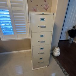 Filing Cabinet 4-Drawers 
