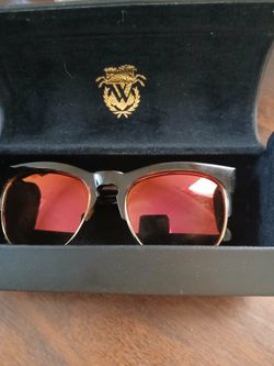 SUNGLASSES
