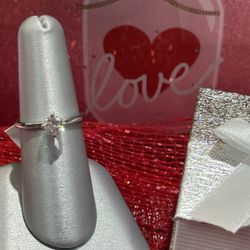 Ladies Engagement Ring