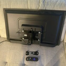 Roku 36 " With Wall Mnt