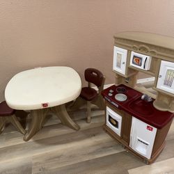 Step 2 Table And Kitchen 