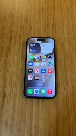 iPhone 15 Battery 100% original Scratches on Screen - Unlocked 128gb Black color