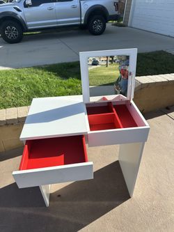 Desk/ vanity