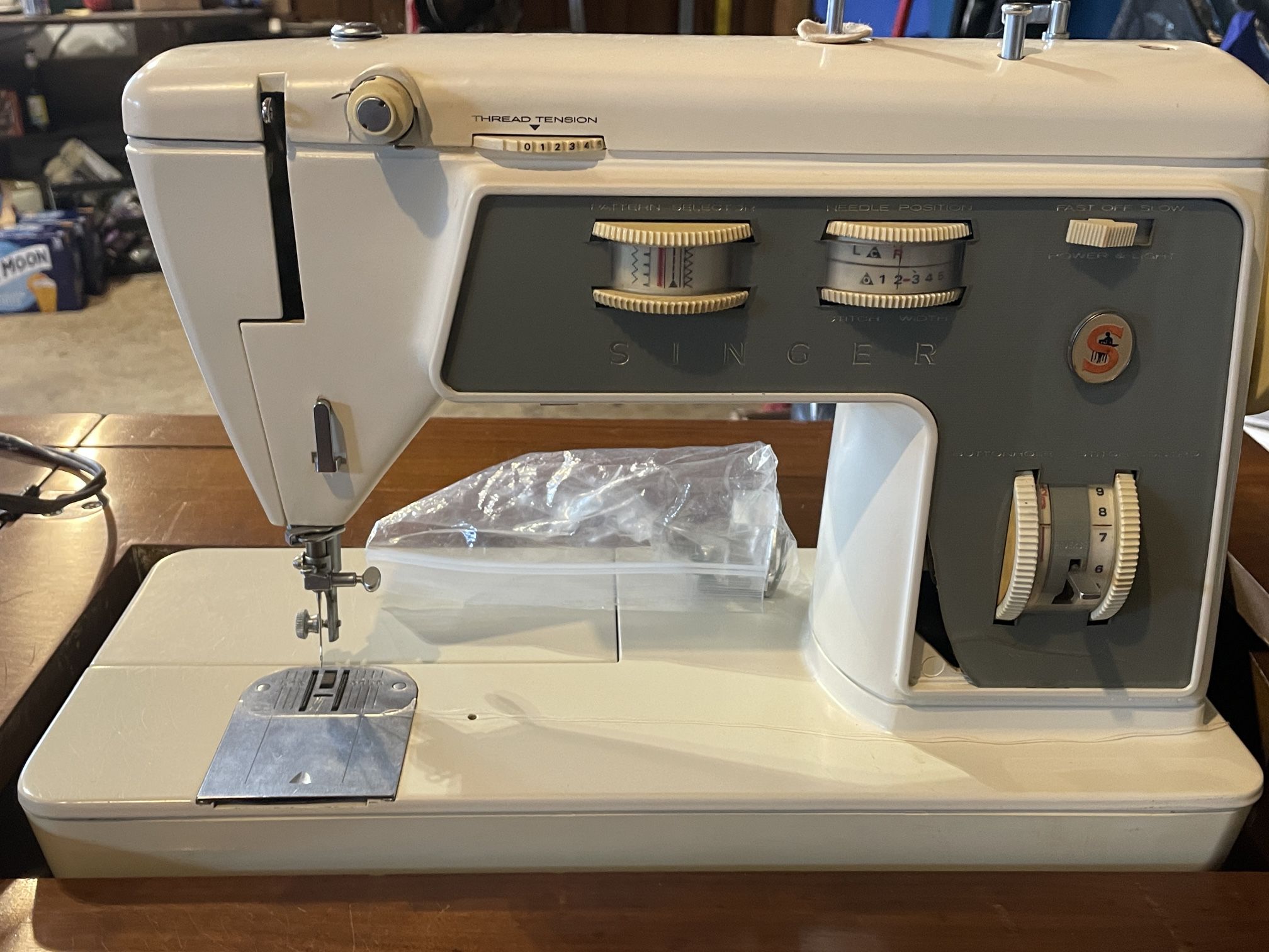 Vintage Singer Sewing Machine Model 774 With Cabinet