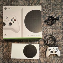Xbox Series S 512GB Console Bundle
