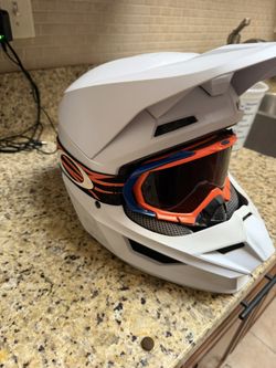 Fox Racing Helmet With Goggles