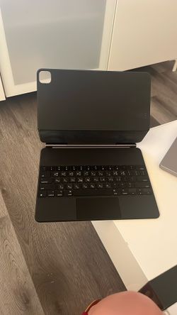 Magic Keyboard For IPad Pro 13”
