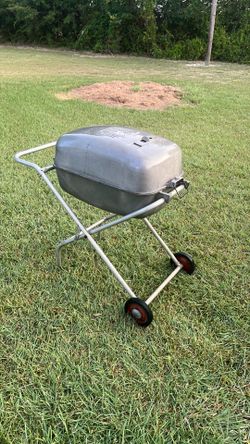 Cast aluminum charcoal grill