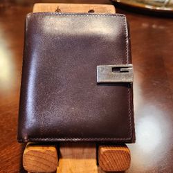 Gucci G Clasp Biford Wallet