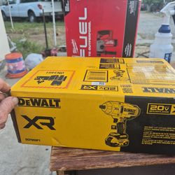 DEWALT
20V MAX Lithium-Ion Cordless 1/2 in. Impact Wrench Kit STORE PRICE $349