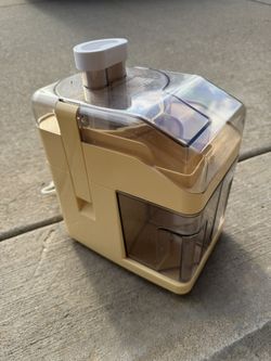 Vintage Betty Crocker juicer