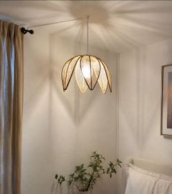 Flower shaped hanging light