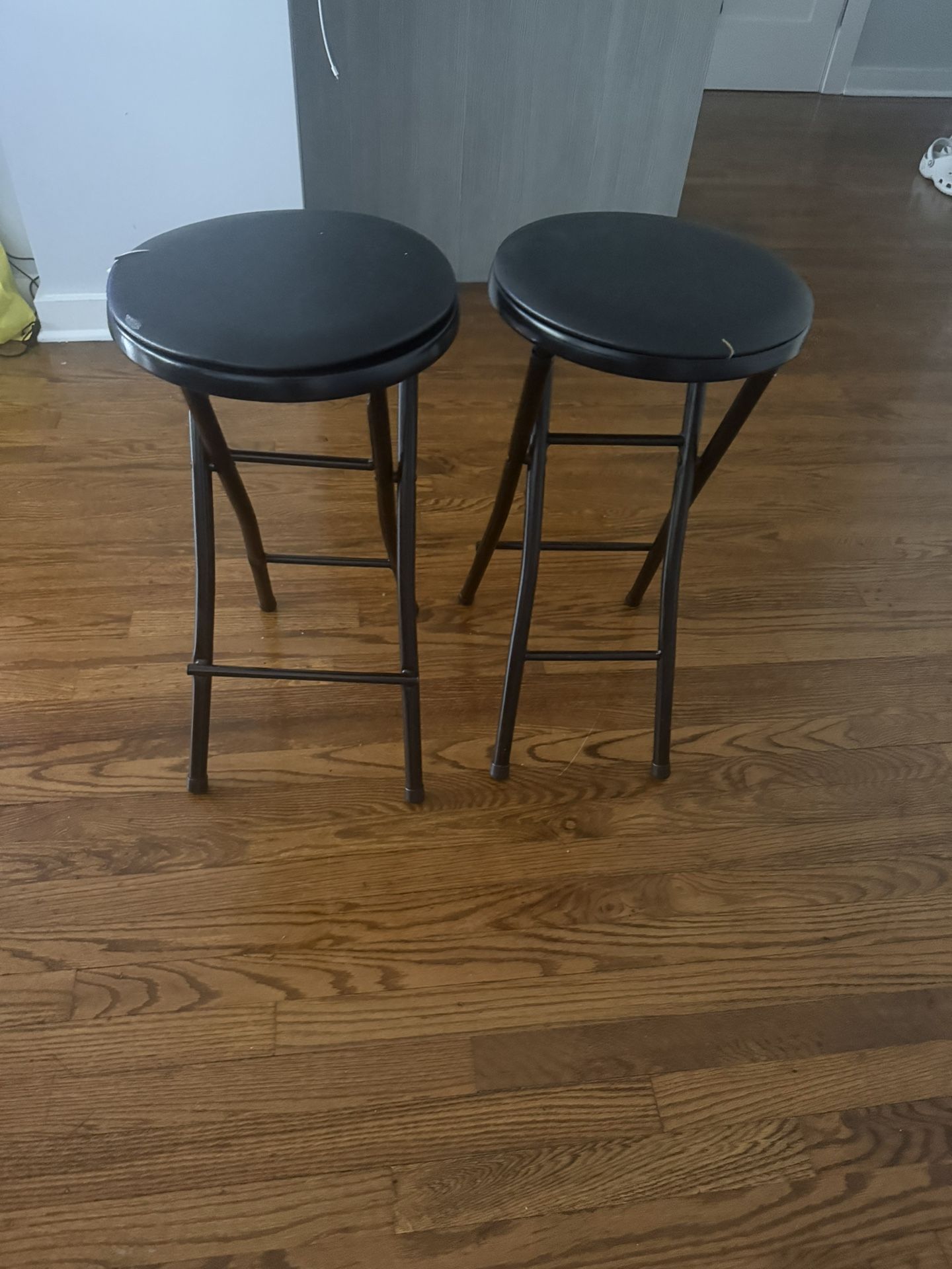 2 Stools