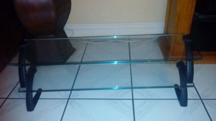 2 seprate glass shelves 5 dollars each