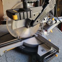 12 In Sliding Miter Saw W/ Laser Guide
