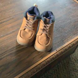 BRAND NEW KIDS Oshkosh Boots. 