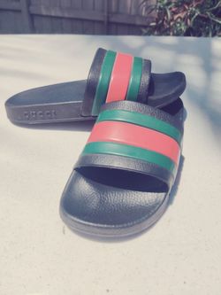 Gucci slides