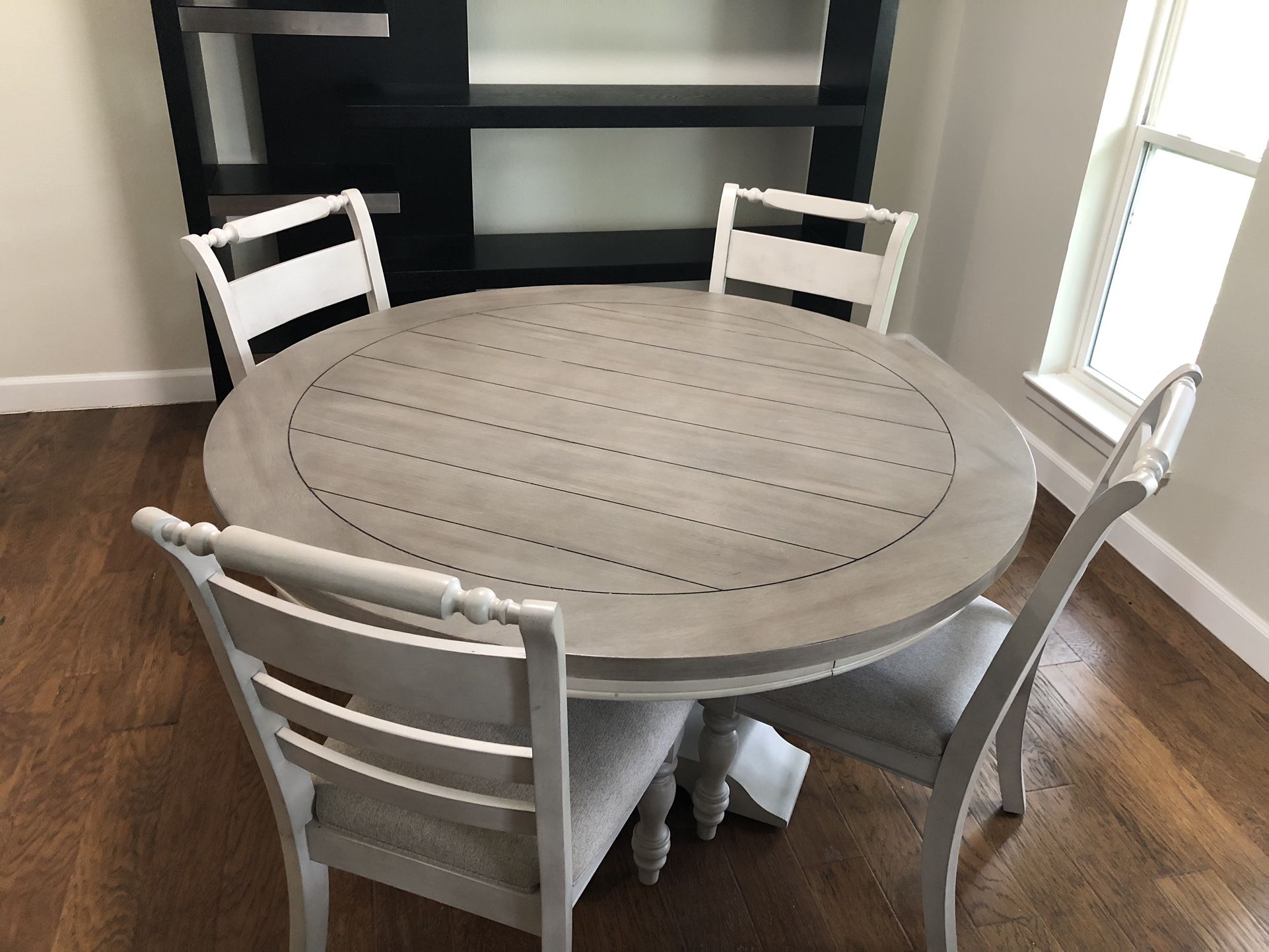 Circular Dining Room Table + 4 Chairs Set