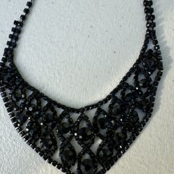 Women’s Necklace & Earrings Set