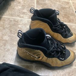 Nike foamposite 6Y 