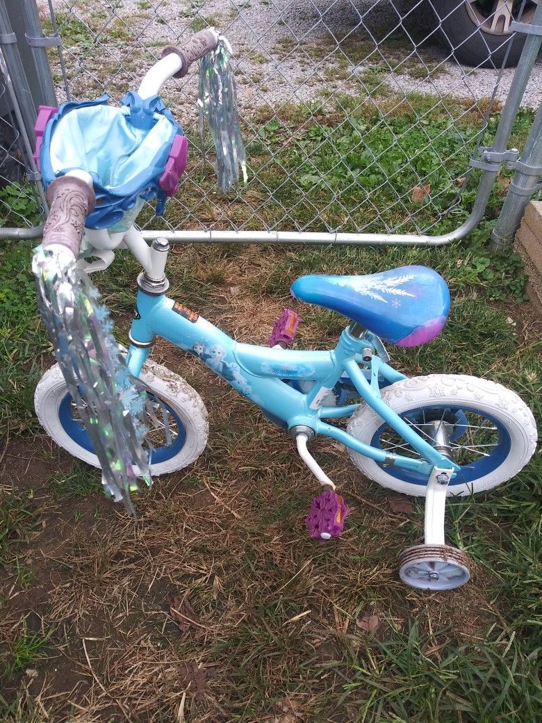 Huffy Bicycle for a Child with Training wheels Dose Need Air In Tires