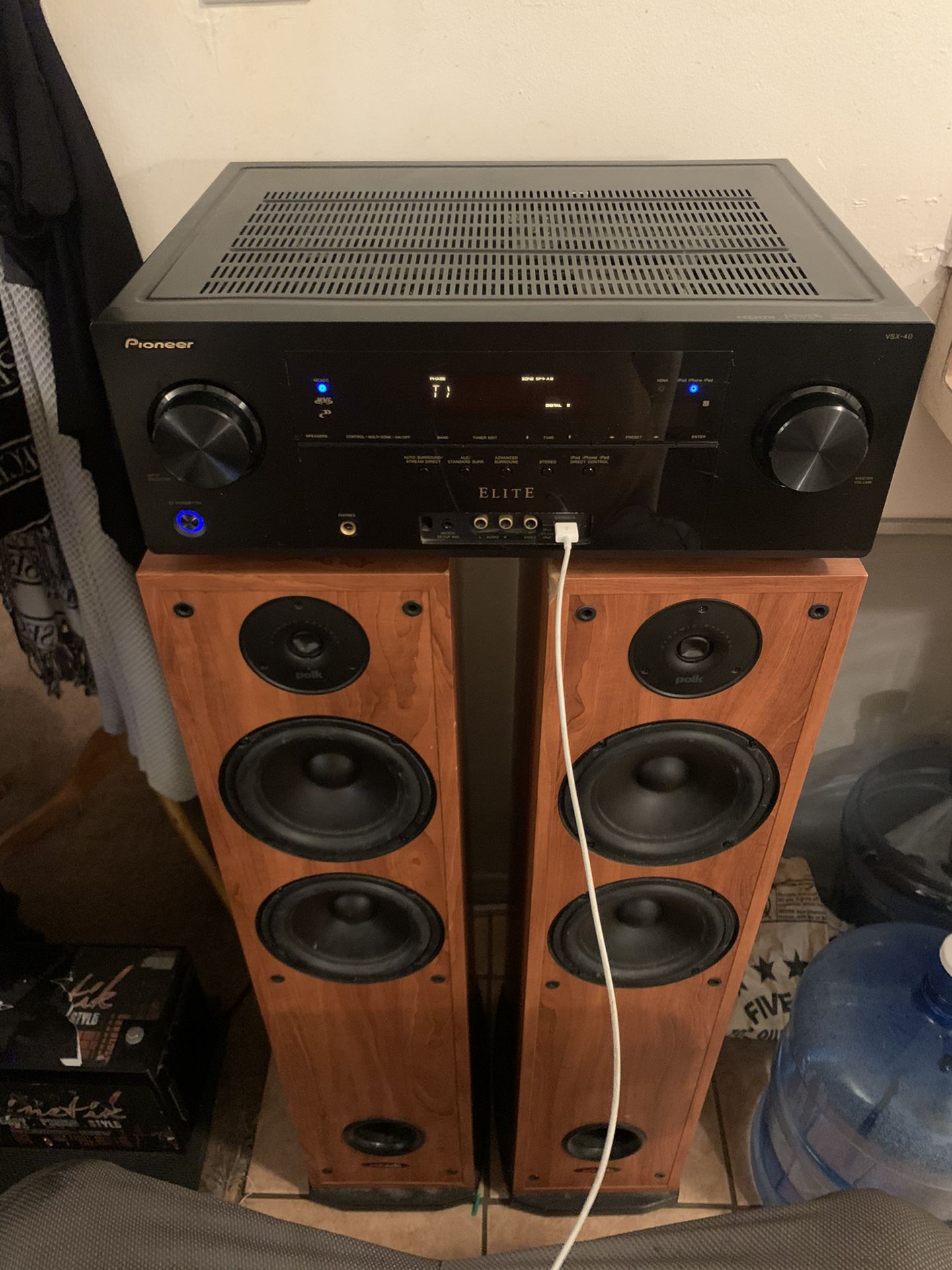 Pioneer elite receiver and Polk Audio tower speakers $200obo