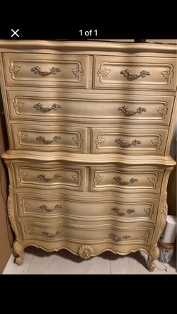 Antique Vintage 1970s French Bombè Dresser Set With Mirror! $500 Delivery 🚚 Included ! 