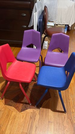 4 Kid chairs